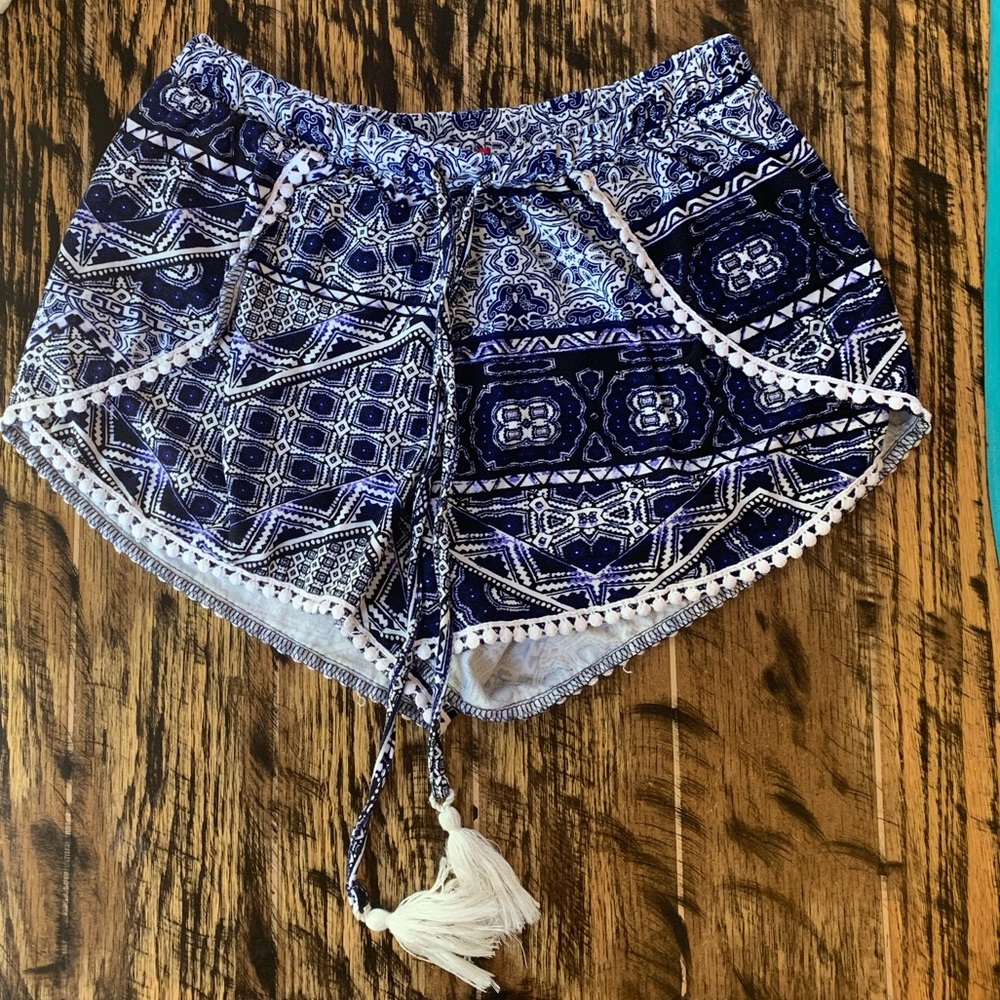 Woman’s Medium Hot KISS shorts